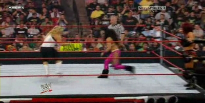 RAW_06-23-08_Melina-Mickie_James_vs_Natalya-Victoria_avi_000264297.jpg