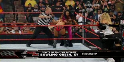 RAW_06-23-08_Melina-Mickie_James_vs_Natalya-Victoria_avi_000297030.jpg