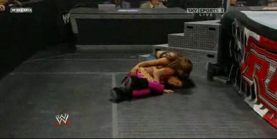 RAW_06-23-08_Melina-Mickie_James_vs_Natalya-Victoria_avi_000368335.jpg
