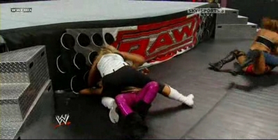 RAW_06-23-08_Melina-Mickie_James_vs_Natalya-Victoria_avi_000407173.jpg