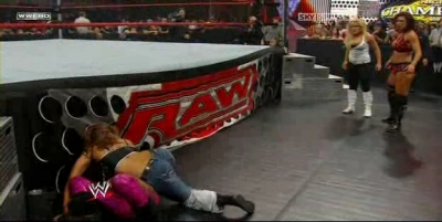 RAW_06-23-08_Melina-Mickie_James_vs_Natalya-Victoria_avi_000424924.jpg