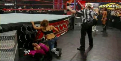 RAW_06-23-08_Melina-Mickie_James_vs_Natalya-Victoria_avi_000432899.jpg