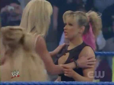WWE_SmackDown_04_25_08_Diva_Match_XviD_avi_000084417.jpg