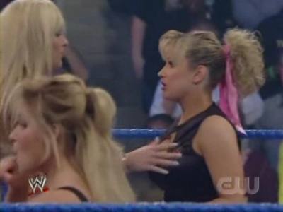 WWE_SmackDown_04_25_08_Diva_Match_XviD_avi_000085218.jpg
