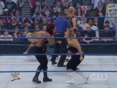 WWE_SmackDown_04_25_08_Diva_Match_XviD_avi_000089389.jpg