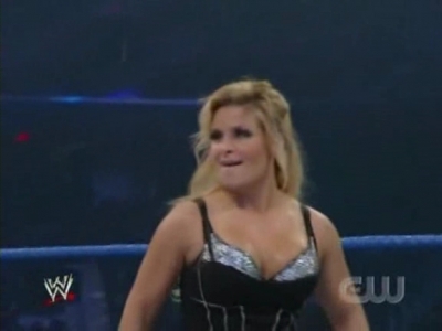 WWE_SmackDown_04_25_08_Diva_Match_XviD_avi_000095895.jpg