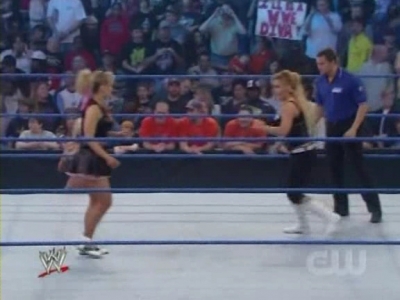 WWE_SmackDown_04_25_08_Diva_Match_XviD_avi_000097630.jpg
