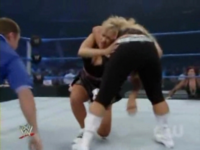 WWE_SmackDown_04_25_08_Diva_Match_XviD_avi_000103536.jpg