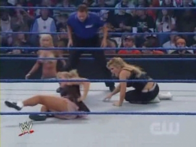 WWE_SmackDown_04_25_08_Diva_Match_XviD_avi_000106606.jpg