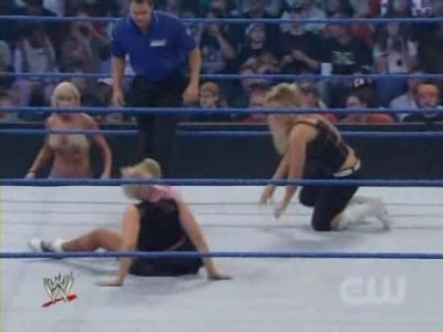 WWE_SmackDown_04_25_08_Diva_Match_XviD_avi_000107273.jpg