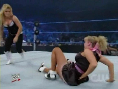 WWE_SmackDown_04_25_08_Diva_Match_XviD_avi_000107974.jpg
