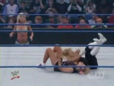 WWE_SmackDown_04_25_08_Diva_Match_XviD_avi_000113346.jpg