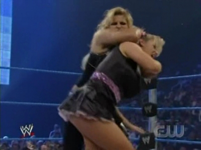 WWE_SmackDown_04_25_08_Diva_Match_XviD_avi_000130430.jpg
