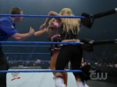 WWE_SmackDown_04_25_08_Diva_Match_XviD_avi_000135101.jpg
