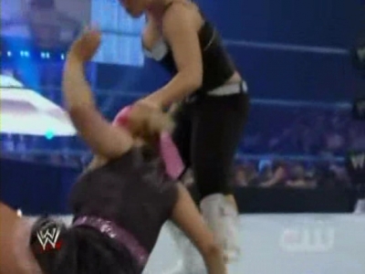 WWE_SmackDown_04_25_08_Diva_Match_XviD_avi_000141040.jpg