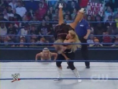 WWE_SmackDown_04_25_08_Diva_Match_XviD_avi_000144344.jpg