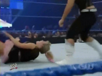 WWE_SmackDown_04_25_08_Diva_Match_XviD_avi_000145245.jpg