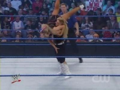 WWE_SmackDown_04_25_08_Diva_Match_XviD_avi_000151151.jpg