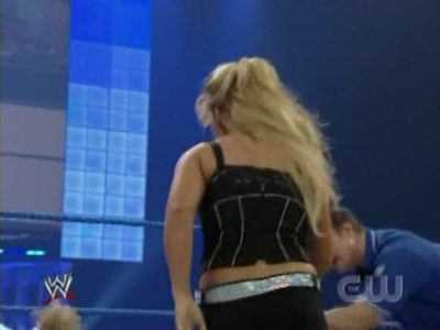 WWE_SmackDown_04_25_08_Diva_Match_XviD_avi_000160693.jpg