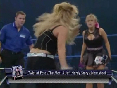 WWE_SmackDown_04_25_08_Diva_Match_XviD_avi_000187620.jpg