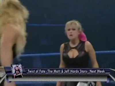 WWE_SmackDown_04_25_08_Diva_Match_XviD_avi_000188421.jpg