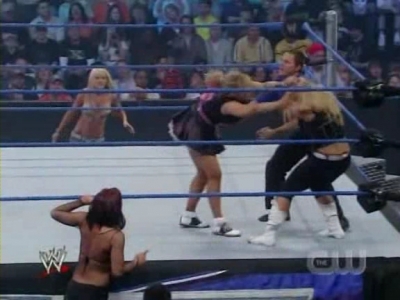 WWE_SmackDown_04_25_08_Diva_Match_XviD_avi_000203736.jpg