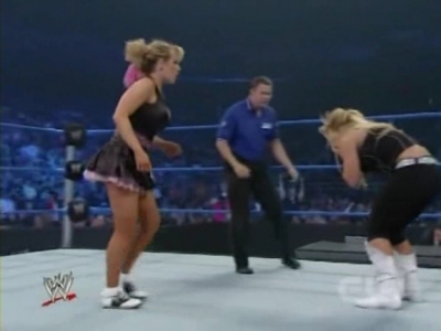 WWE_SmackDown_04_25_08_Diva_Match_XviD_avi_000210043.jpg