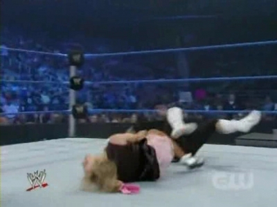 WWE_SmackDown_04_25_08_Diva_Match_XviD_avi_000216316.jpg
