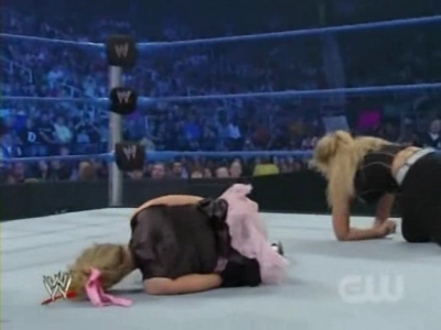 WWE_SmackDown_04_25_08_Diva_Match_XviD_avi_000217283.jpg