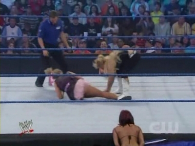WWE_SmackDown_04_25_08_Diva_Match_XviD_avi_000220220.jpg