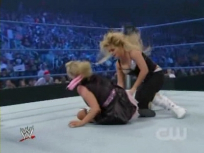 WWE_SmackDown_04_25_08_Diva_Match_XviD_avi_000223756.jpg
