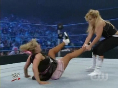 WWE_SmackDown_04_25_08_Diva_Match_XviD_avi_000225525.jpg