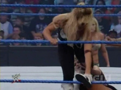 WWE_SmackDown_04_25_08_Diva_Match_XviD_avi_000231264.jpg