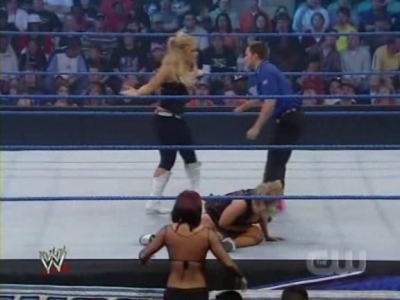 WWE_SmackDown_04_25_08_Diva_Match_XviD_avi_000236636.jpg