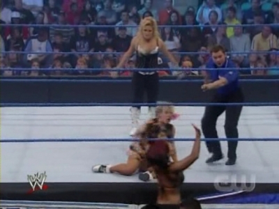 WWE_SmackDown_04_25_08_Diva_Match_XviD_avi_000238371.jpg