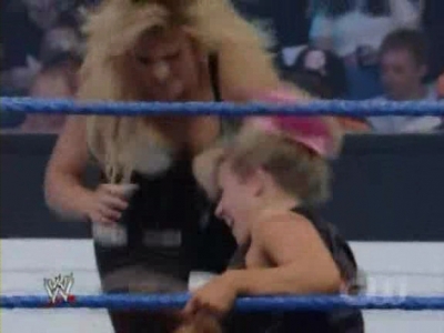 WWE_SmackDown_04_25_08_Diva_Match_XviD_avi_000241274.jpg