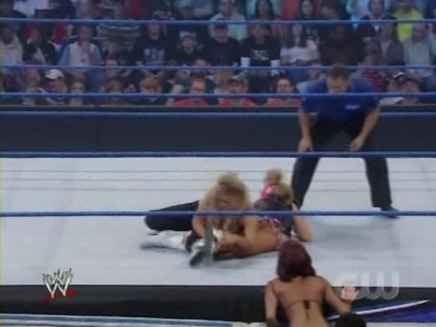 WWE_SmackDown_04_25_08_Diva_Match_XviD_avi_000244611.jpg