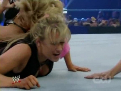 WWE_SmackDown_04_25_08_Diva_Match_XviD_avi_000253353.jpg