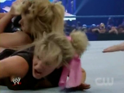 WWE_SmackDown_04_25_08_Diva_Match_XviD_avi_000254120.jpg