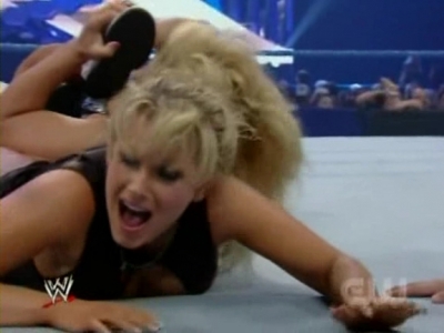 WWE_SmackDown_04_25_08_Diva_Match_XviD_avi_000258491.jpg