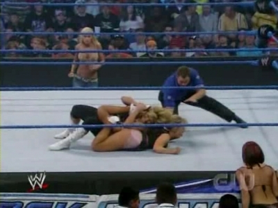 WWE_SmackDown_04_25_08_Diva_Match_XviD_avi_000260260.jpg