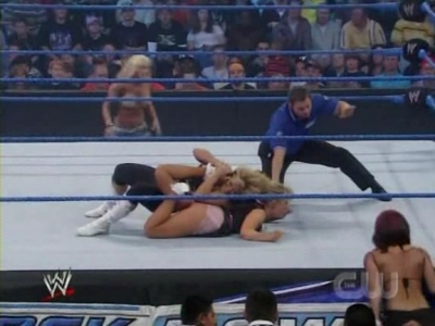 WWE_SmackDown_04_25_08_Diva_Match_XviD_avi_000260994.jpg