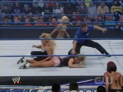 WWE_SmackDown_04_25_08_Diva_Match_XviD_avi_000261694.jpg
