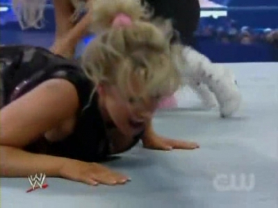 WWE_SmackDown_04_25_08_Diva_Match_XviD_avi_000262562.jpg