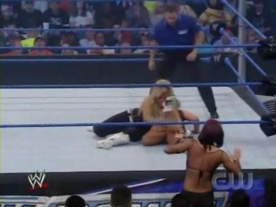 WWE_SmackDown_04_25_08_Diva_Match_XviD_avi_000271537.jpg