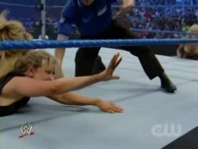 WWE_SmackDown_04_25_08_Diva_Match_XviD_avi_000279245.jpg