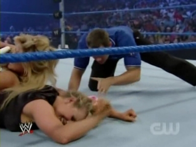 WWE_SmackDown_04_25_08_Diva_Match_XviD_avi_000280880.jpg