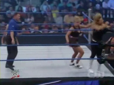 WWE_SmackDown_04_25_08_Diva_Match_XviD_avi_000303703.jpg