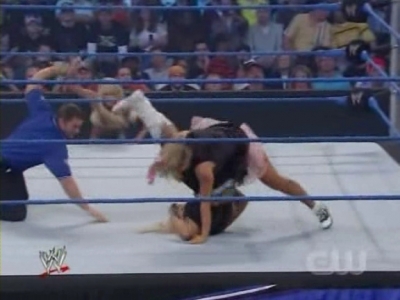WWE_SmackDown_04_25_08_Diva_Match_XviD_avi_000306339.jpg
