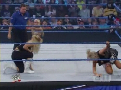 WWE_SmackDown_04_25_08_Diva_Match_XviD_avi_000308107.jpg